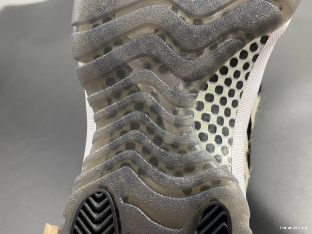 AR0715-010 INSTINCT 11 JORDAN ANIMAL AIR 1203